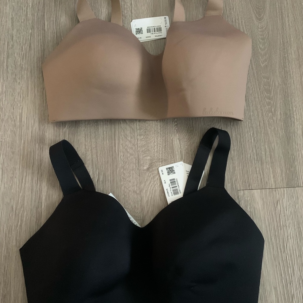 Lululemon Hold True bras!